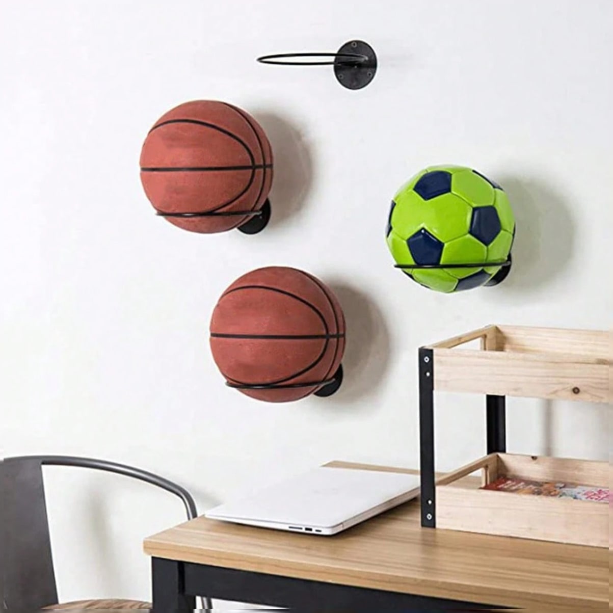 Home Gym In Garage - Support mural compact pour ballons de