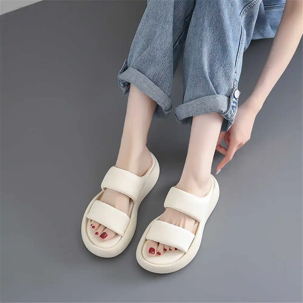 Chaussures d'été à bandes pour - Home Gym Yoga Room Ideas avis et prix